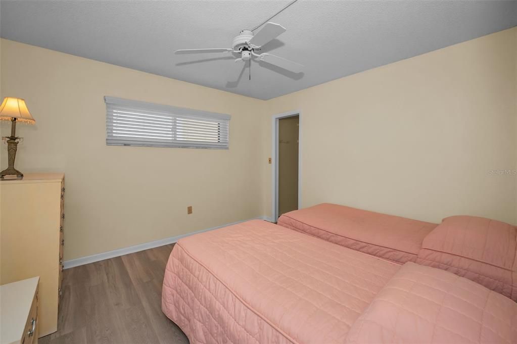 На продажу: $550,000 (2 спален, 2 ванн, 1094 Квадратных фут)