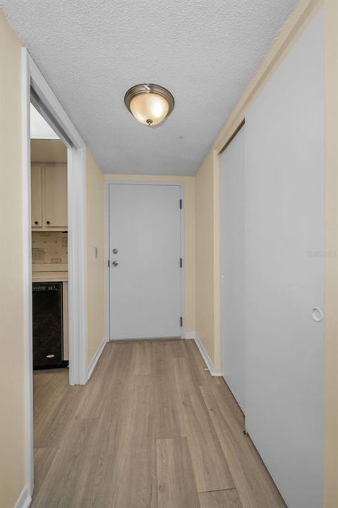 На продажу: $550,000 (2 спален, 2 ванн, 1094 Квадратных фут)