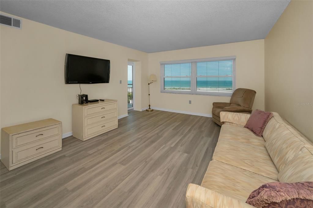 На продажу: $550,000 (2 спален, 2 ванн, 1094 Квадратных фут)