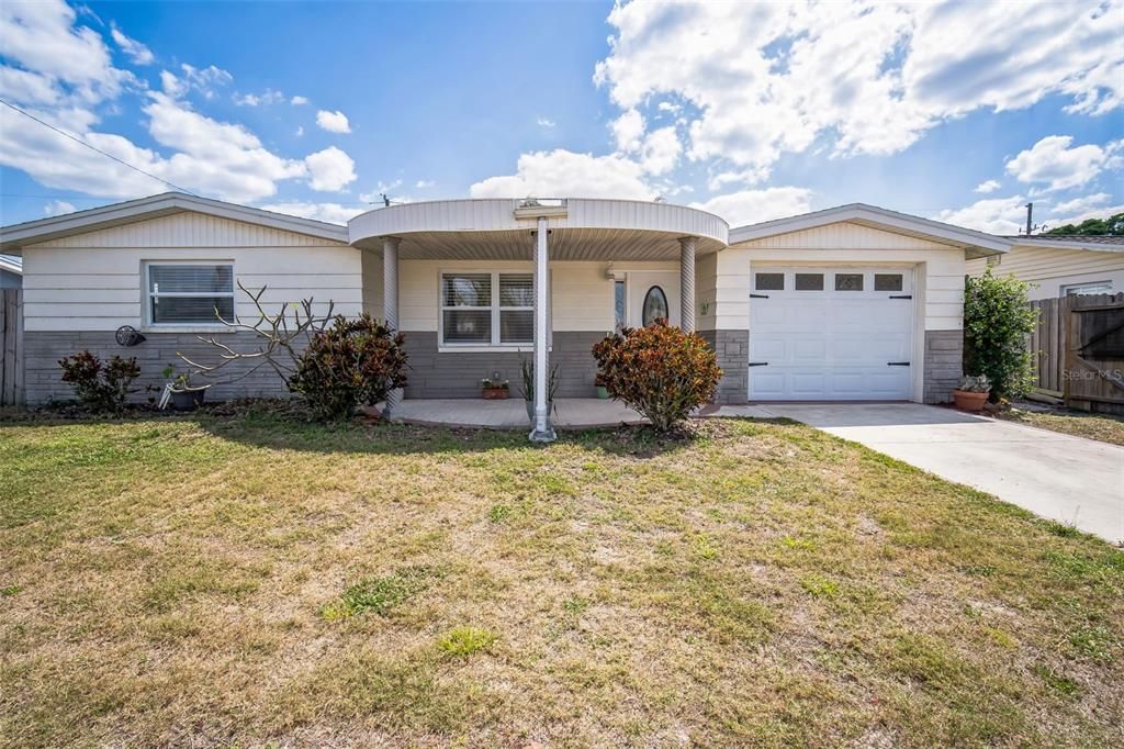 Recently Sold: $235,000 (2 beds, 1 baths, 980 Square Feet)