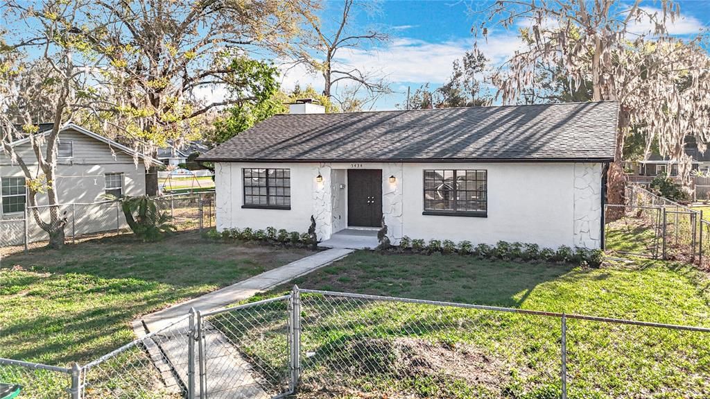 Recently Sold: $350,000 (4 beds, 3 baths, 2064 Square Feet)