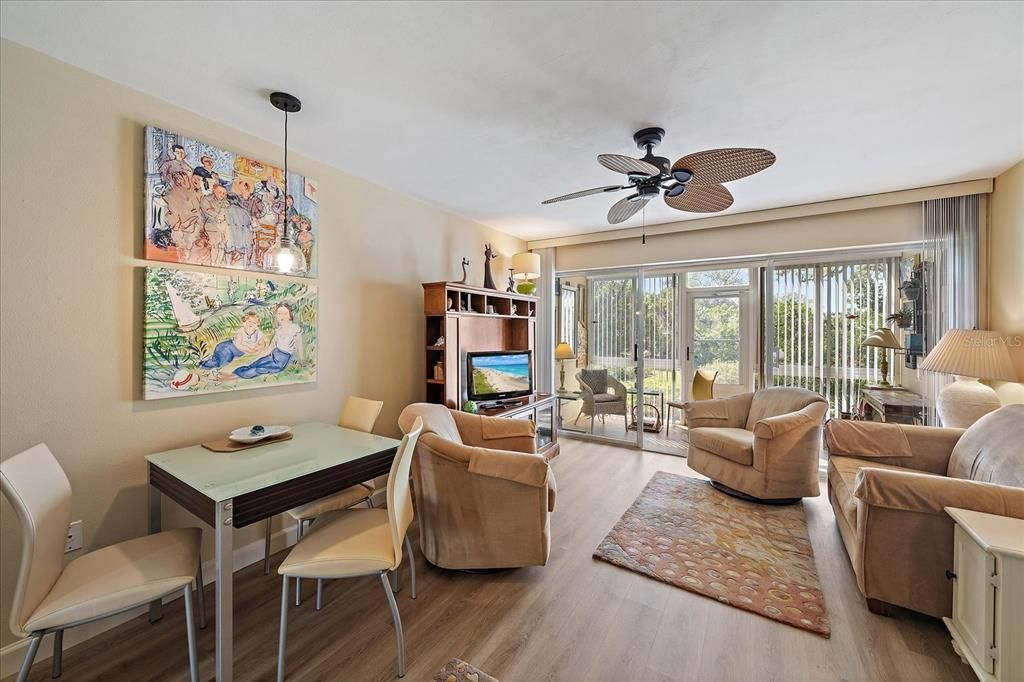 For Sale: $154,900 (0 beds, 1 baths, 422 Square Feet)