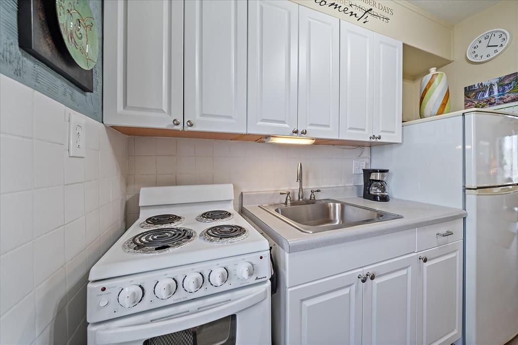 For Sale: $154,900 (0 beds, 1 baths, 422 Square Feet)