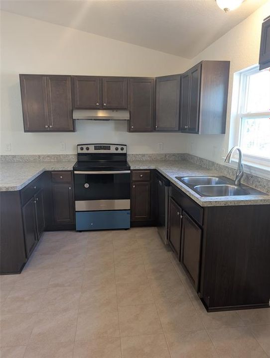 En Venta: $199,800 (3 camas, 2 baños, 1003 Pies cuadrados)