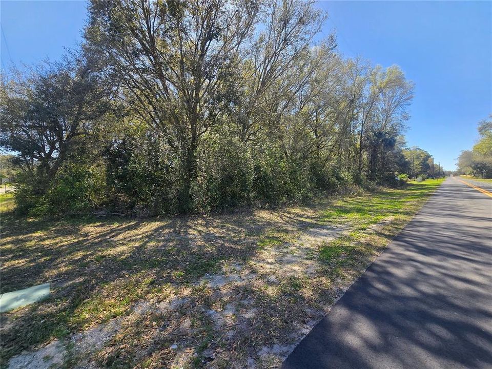 最近售出: $10,000 (0.28 acres)