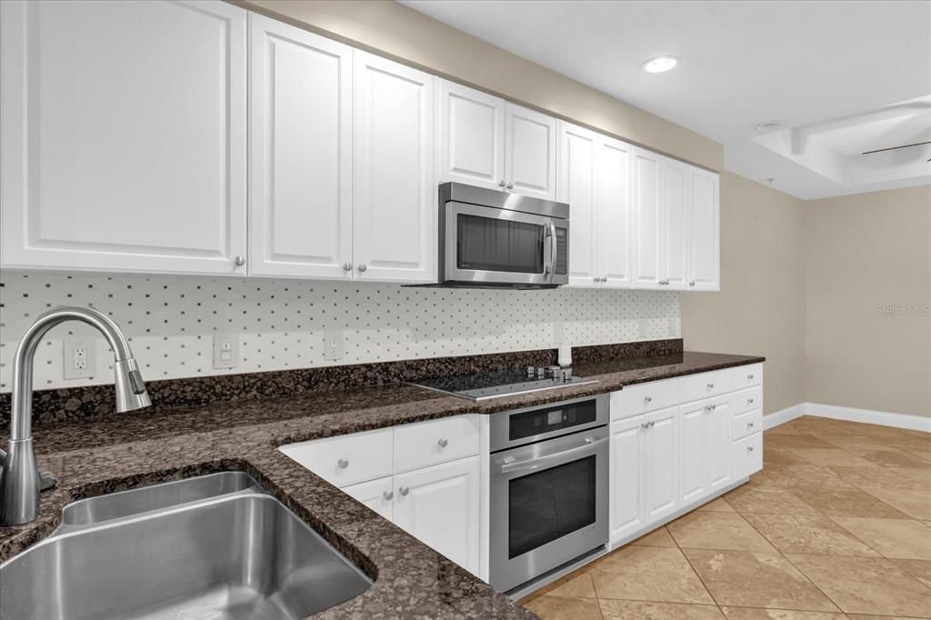 待售: $445,000 (2 贝兹, 2 浴室, 1758 平方英尺)