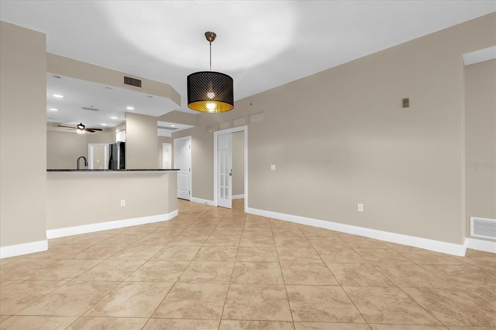 待售: $445,000 (2 贝兹, 2 浴室, 1758 平方英尺)