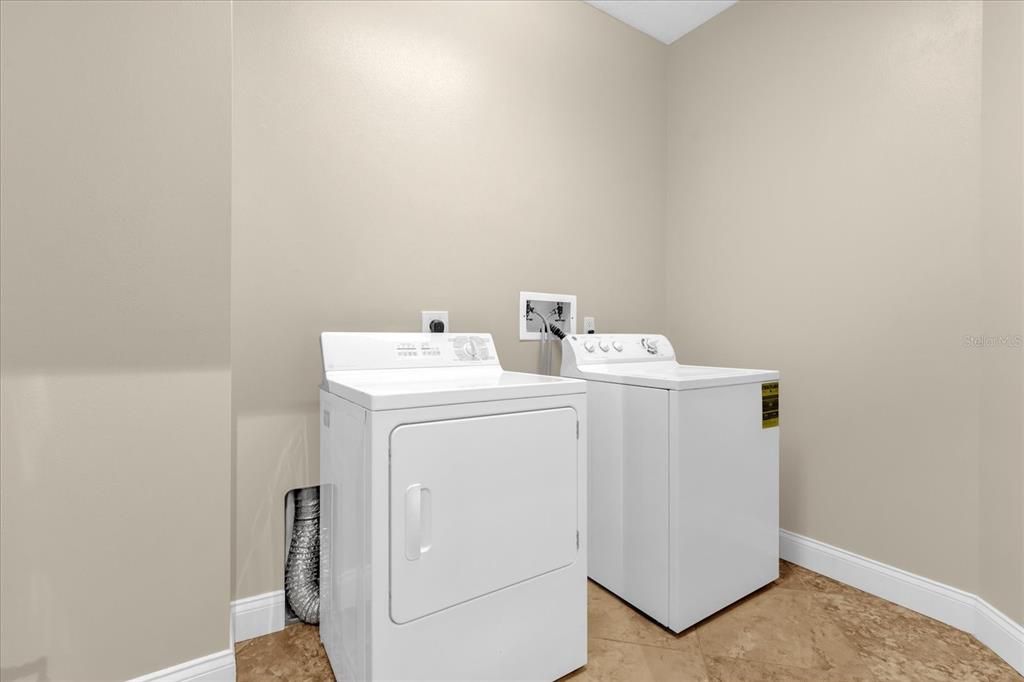 待售: $445,000 (2 贝兹, 2 浴室, 1758 平方英尺)