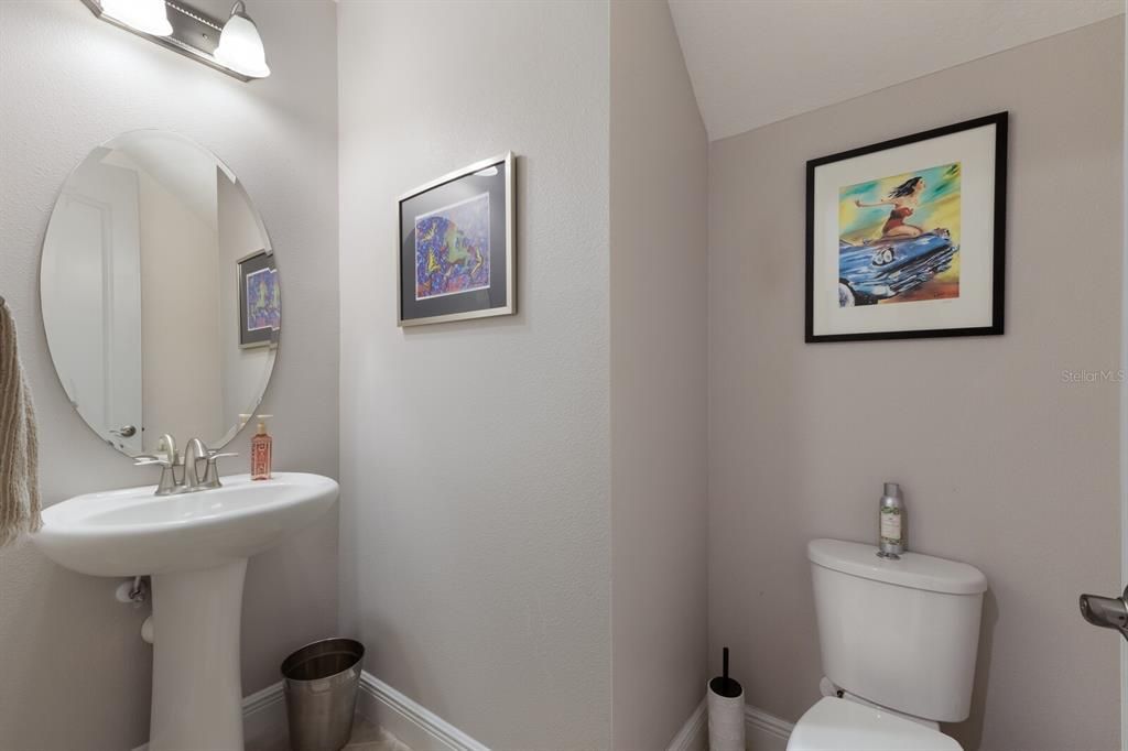 Под контрактом: $1,099,000 (4 спален, 3 ванн, 3619 Квадратных фут)