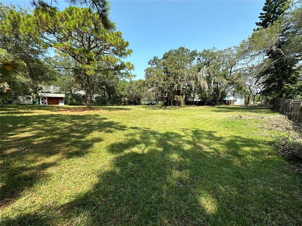 待售: $469,000 (0.54 acres)