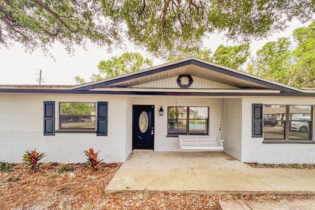 Recently Sold: $359,900 (3 beds, 2 baths, 1394 Square Feet)