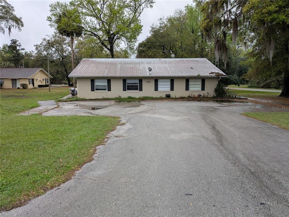 最近售出: $340,000 (4 贝兹, 0 浴室, 2100 平方英尺)