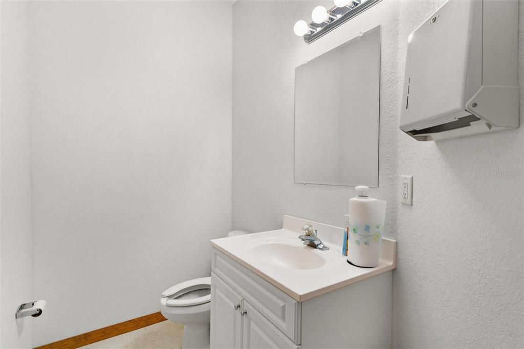 待售: $450,000 (0 贝兹, 0 浴室, 2379 平方英尺)