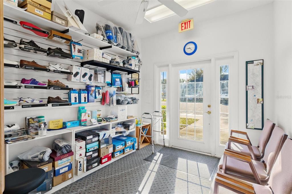 待售: $450,000 (0 贝兹, 0 浴室, 2379 平方英尺)