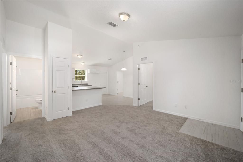 For Sale: $202,800 (3 beds, 2 baths, 1003 Square Feet)