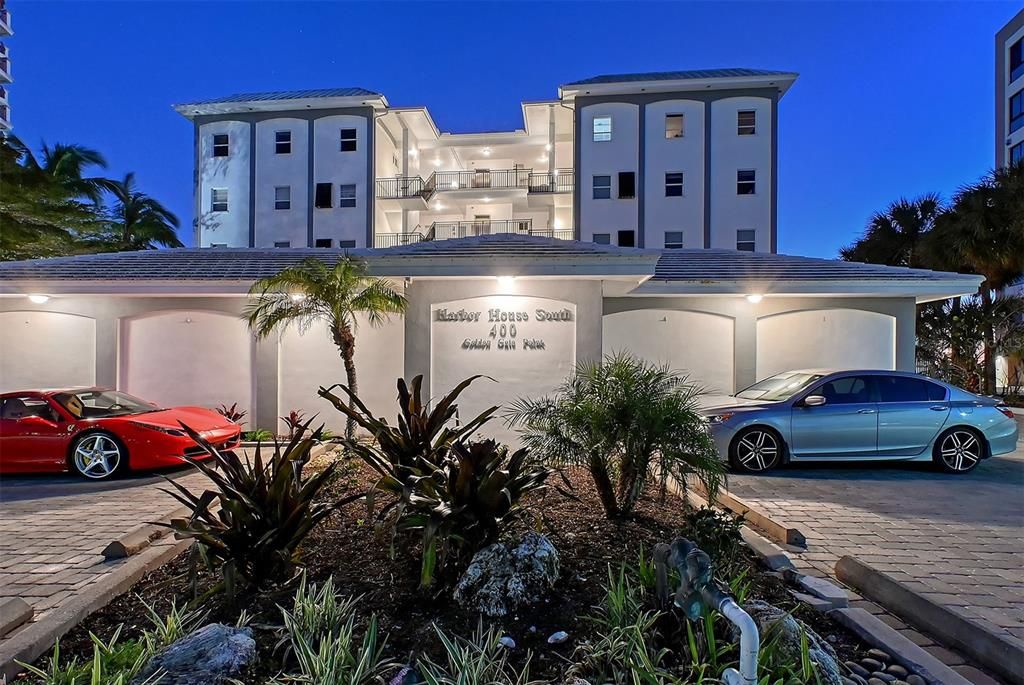 For Sale: $2,100,000 (3 beds, 3 baths, 2979 Square Feet)