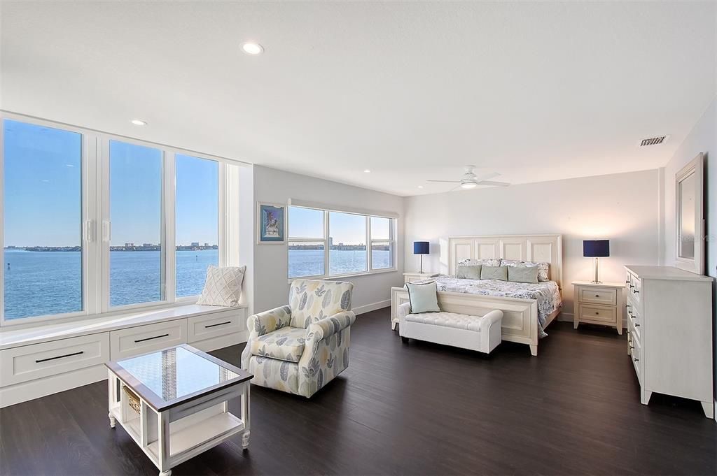 For Sale: $2,100,000 (3 beds, 3 baths, 2979 Square Feet)