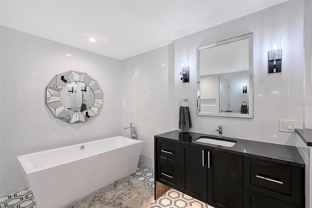 For Sale: $2,100,000 (3 beds, 3 baths, 2979 Square Feet)