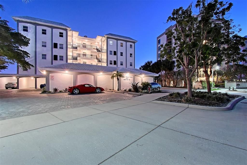 For Sale: $2,100,000 (3 beds, 3 baths, 2979 Square Feet)