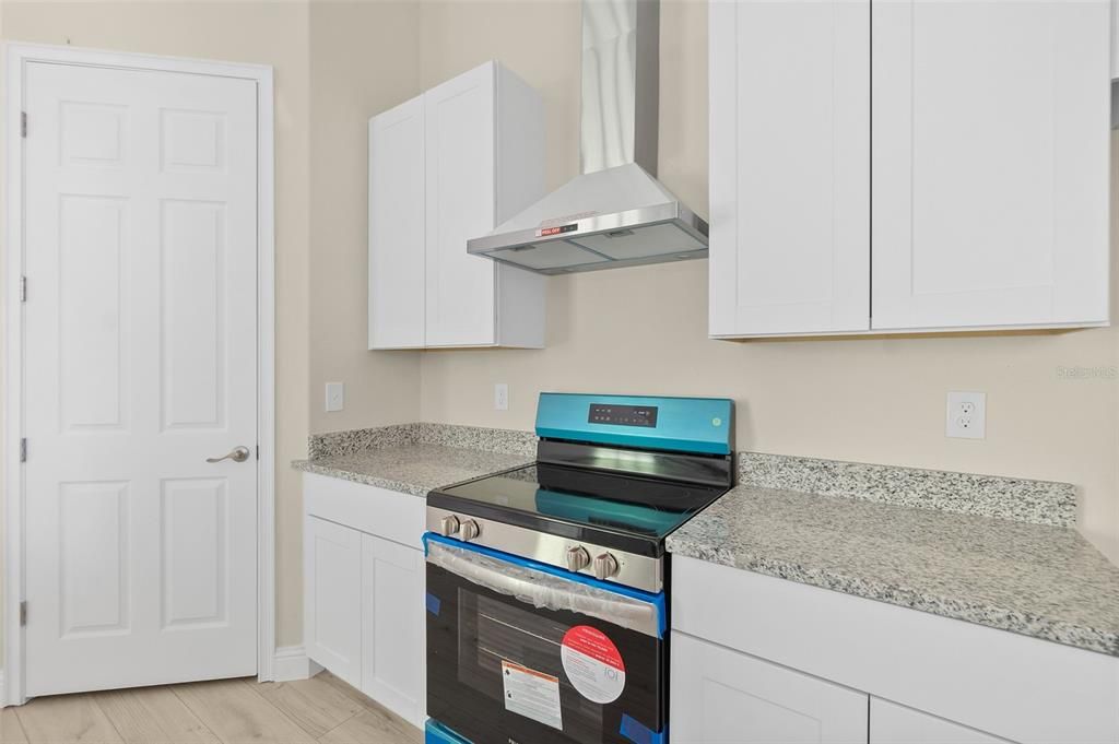 待售: $739,900 (3 贝兹, 2 浴室, 2001 平方英尺)