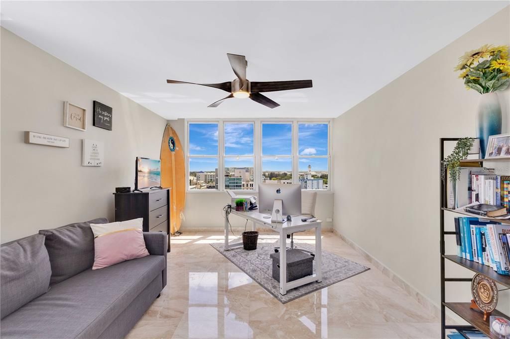 Active With Contract: $749,000 (3 beds, 3 baths, 2724.03 Square Feet)