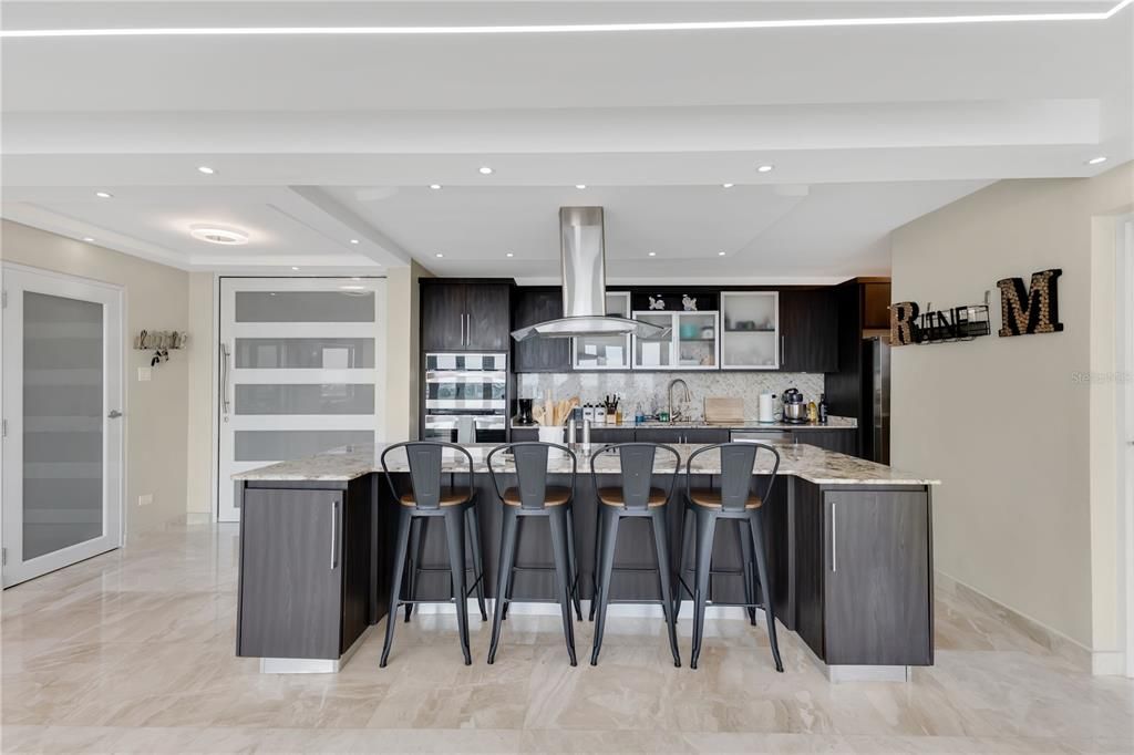 Active With Contract: $749,000 (3 beds, 3 baths, 2724.03 Square Feet)