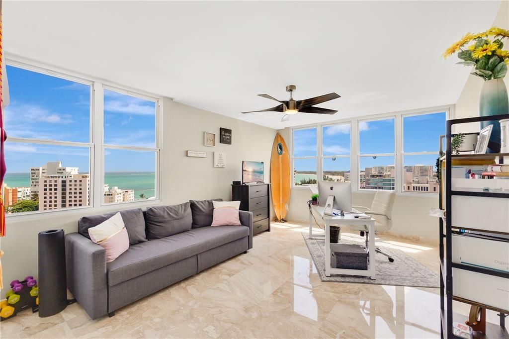 Active With Contract: $749,000 (3 beds, 3 baths, 2724.03 Square Feet)