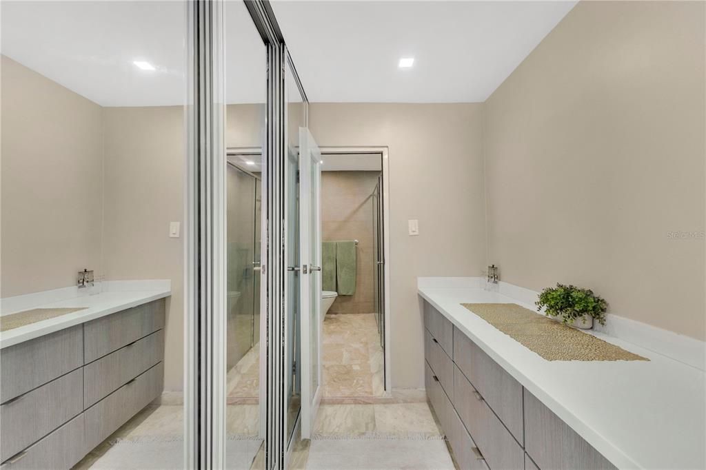 Active With Contract: $749,000 (3 beds, 3 baths, 2724.03 Square Feet)