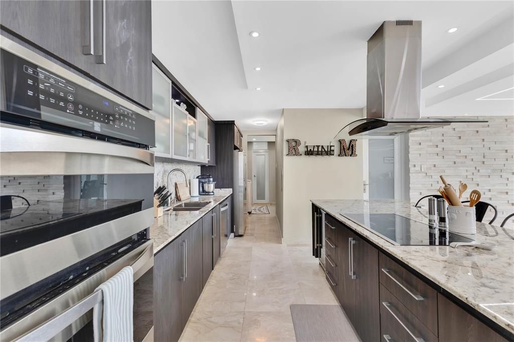 Active With Contract: $749,000 (3 beds, 3 baths, 2724.03 Square Feet)