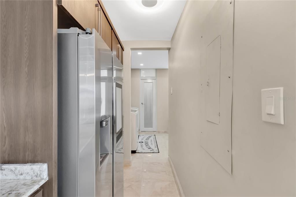 Active With Contract: $749,000 (3 beds, 3 baths, 2724.03 Square Feet)