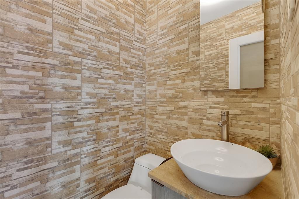 Active With Contract: $749,000 (3 beds, 3 baths, 2724.03 Square Feet)