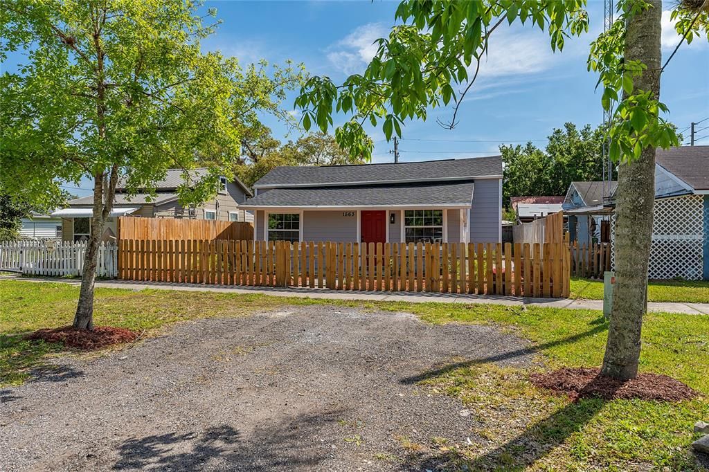 На продажу: $269,900 (3 спален, 2 ванн, 1132 Квадратных фут)