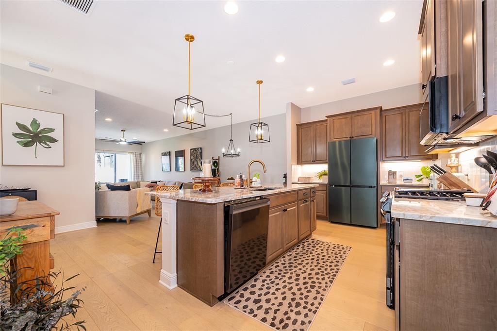 На продажу: $499,990 (3 спален, 2 ванн, 1731 Квадратных фут)