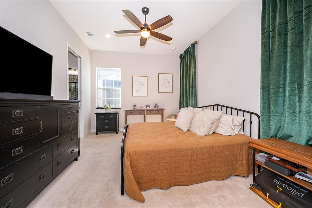 На продажу: $499,990 (3 спален, 2 ванн, 1731 Квадратных фут)