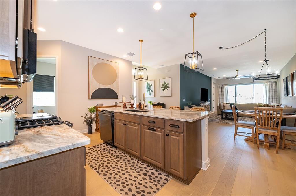 На продажу: $499,990 (3 спален, 2 ванн, 1731 Квадратных фут)