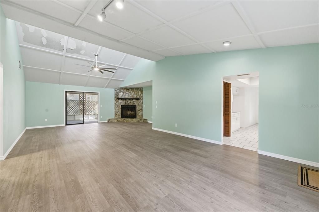 En Venta: $325,000 (3 camas, 2 baños, 1697 Pies cuadrados)