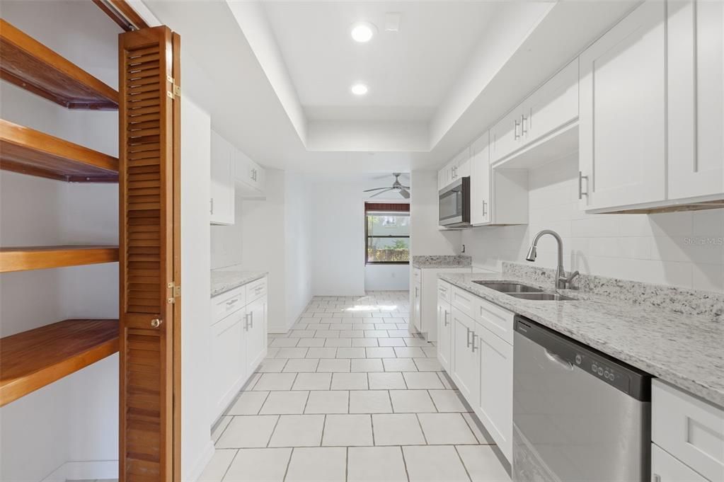 En Venta: $325,000 (3 camas, 2 baños, 1697 Pies cuadrados)