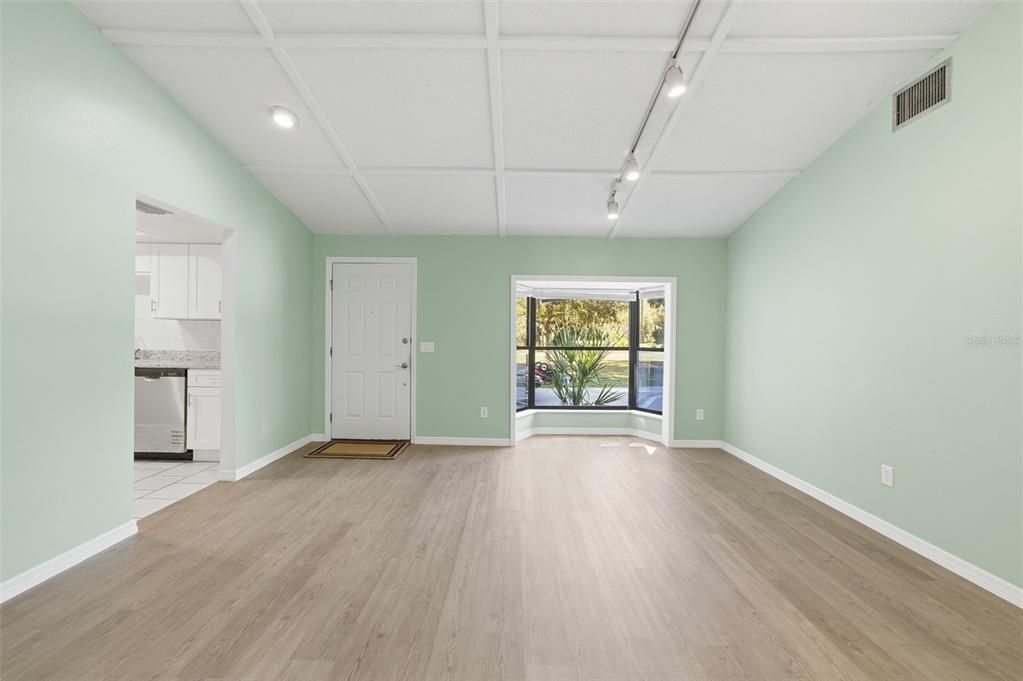 En Venta: $325,000 (3 camas, 2 baños, 1697 Pies cuadrados)