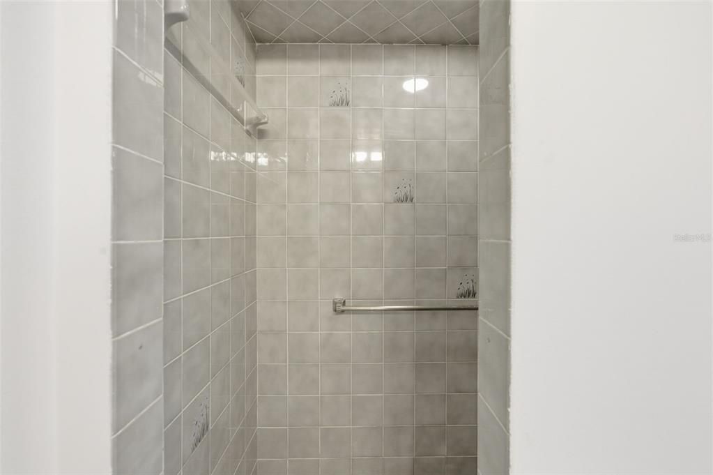 En Venta: $325,000 (3 camas, 2 baños, 1697 Pies cuadrados)