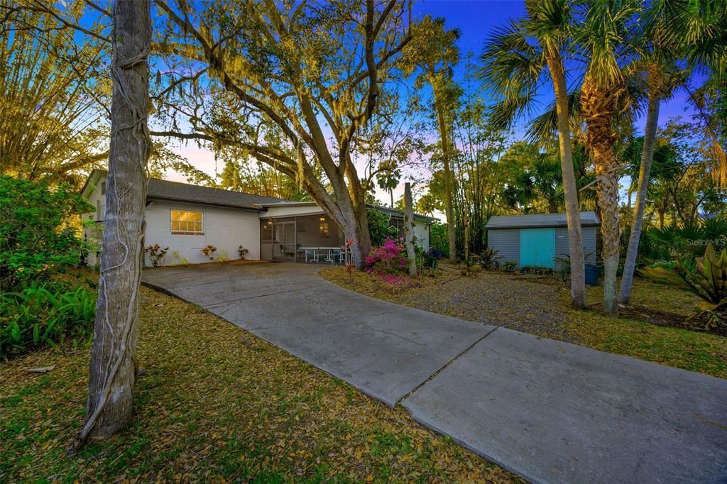 最近售出: $699,000 (4 贝兹, 3 浴室, 1428 平方英尺)