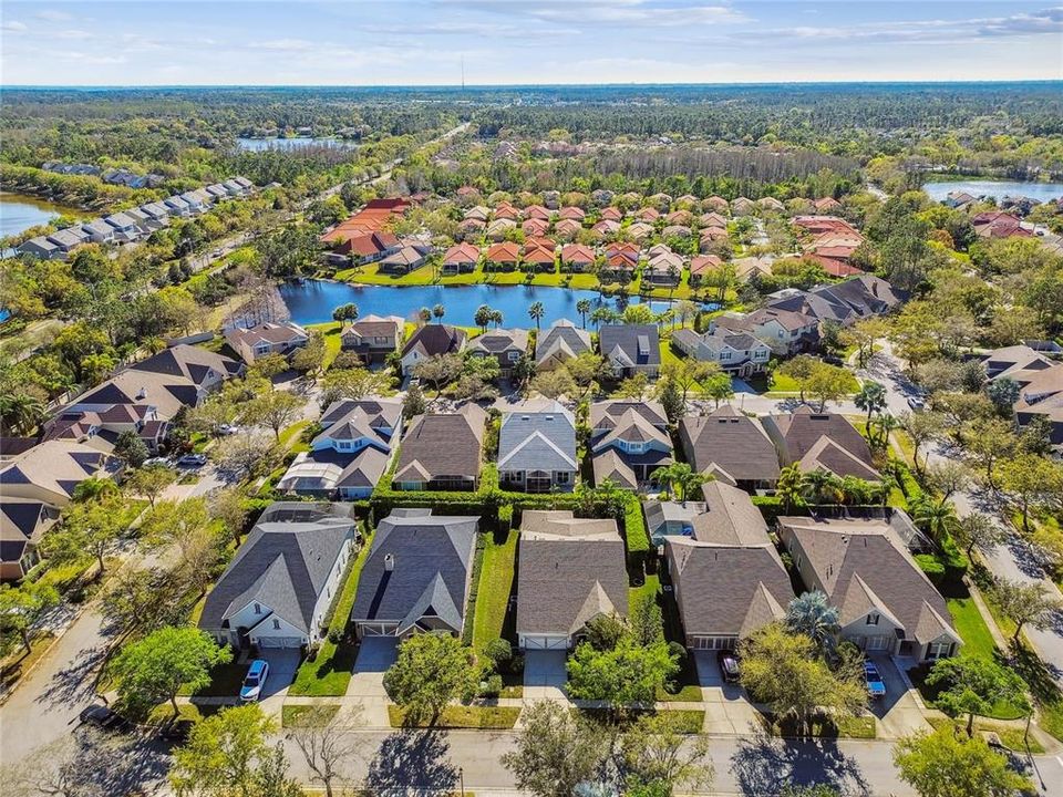 Activo con contrato: $698,000 (4 camas, 2 baños, 2505 Pies cuadrados)