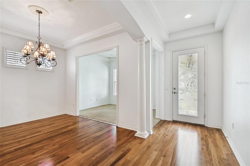 Activo con contrato: $698,000 (4 camas, 2 baños, 2505 Pies cuadrados)