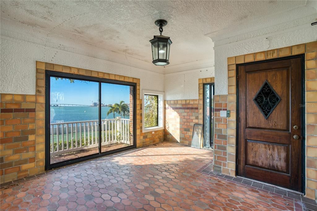 Active With Contract: $4,500,000 (6 beds, 5 baths, 4646 Square Feet)