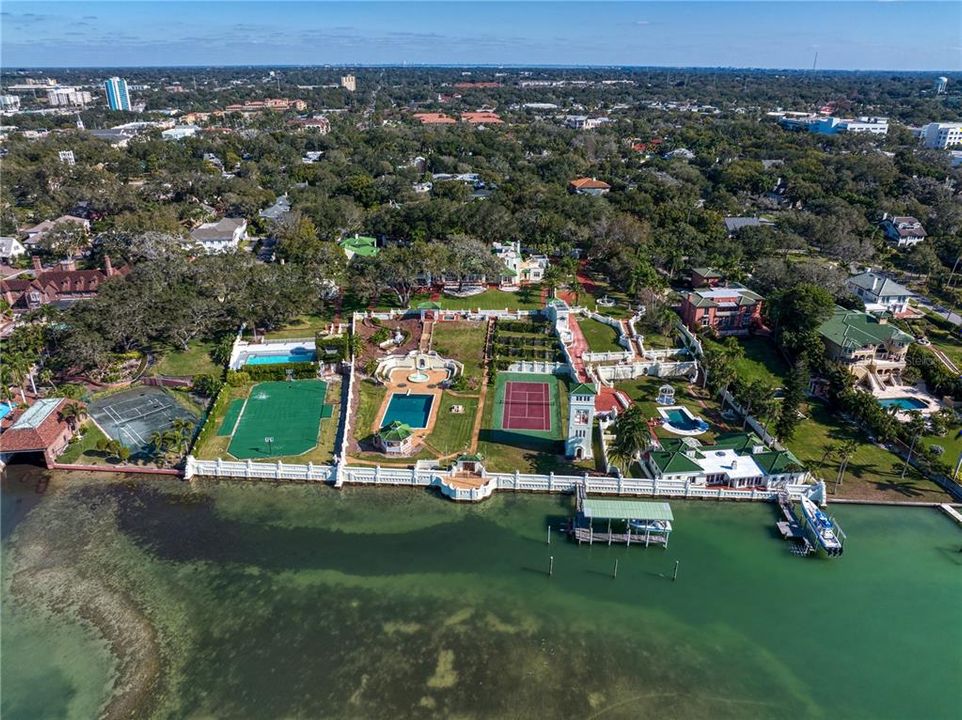 Active With Contract: $4,500,000 (6 beds, 5 baths, 4646 Square Feet)