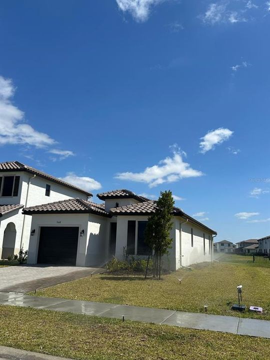 For Sale: $368,000 (2 beds, 2 baths, 1355 Square Feet)