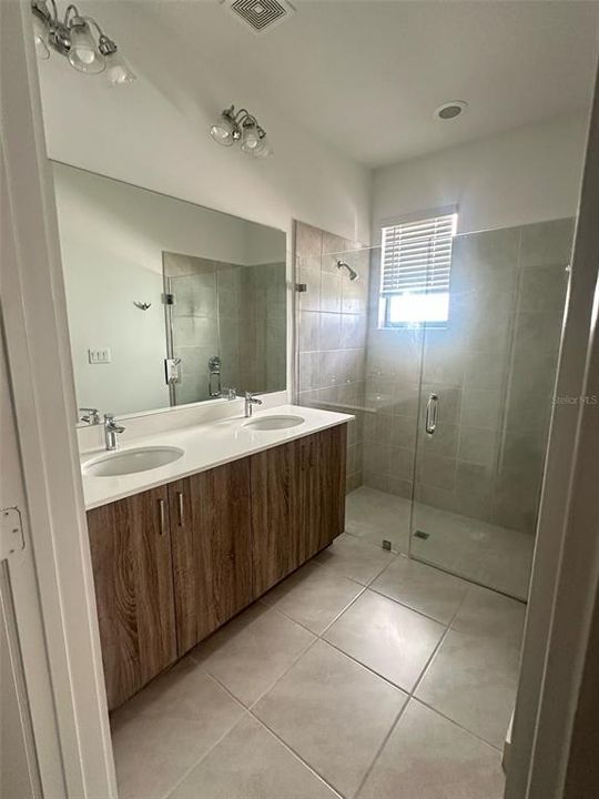 For Sale: $368,000 (2 beds, 2 baths, 1355 Square Feet)