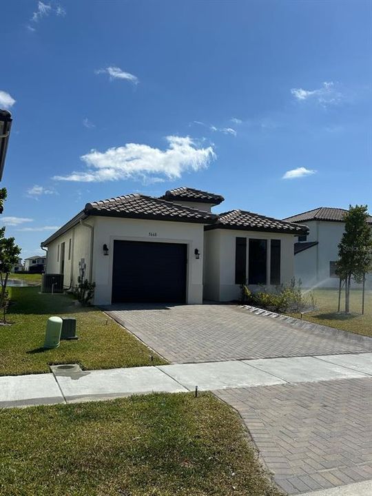 For Sale: $368,000 (2 beds, 2 baths, 1355 Square Feet)