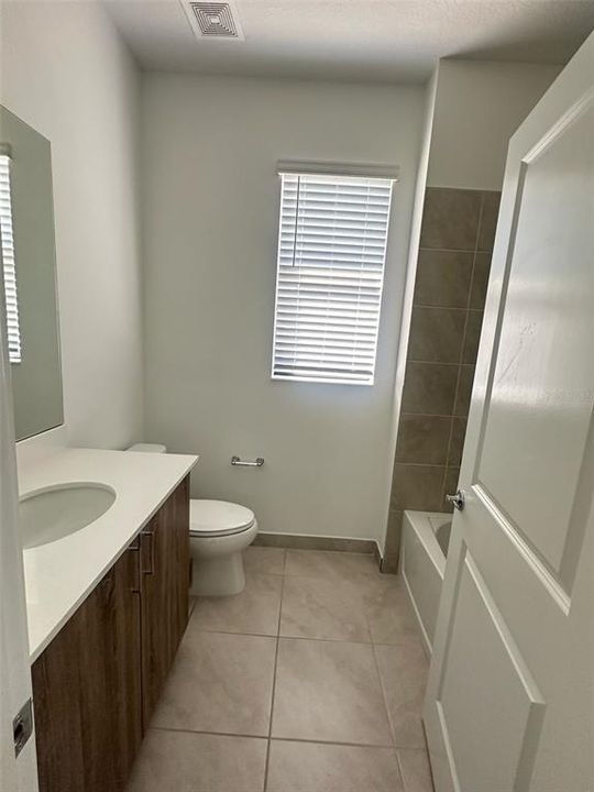 For Sale: $368,000 (2 beds, 2 baths, 1355 Square Feet)