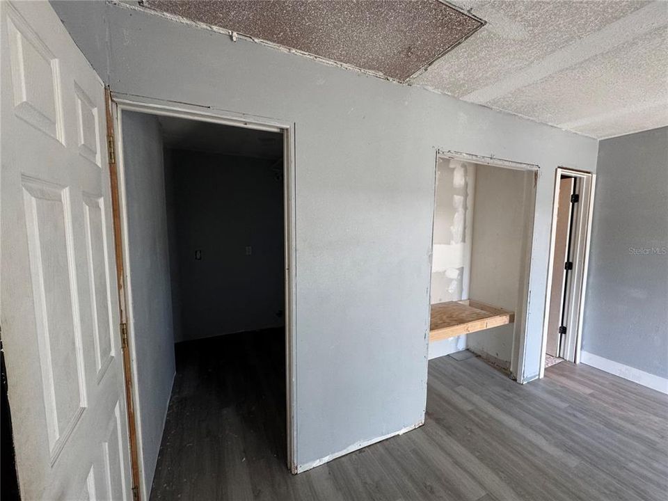 合同活跃: $315,000 (4 贝兹, 3 浴室, 1848 平方英尺)