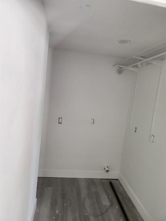 合同活跃: $315,000 (4 贝兹, 3 浴室, 1848 平方英尺)